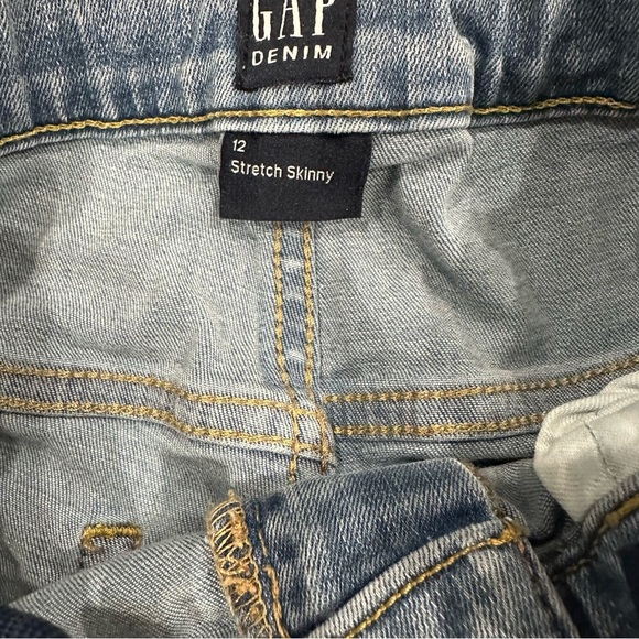 {preloved} Boy’s Distressed GAP Jeans - Picture 5 of 9